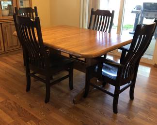 Beautiful new furniture. Dining Table with 4 Chairs