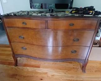 dresser with 4 drawers small tv