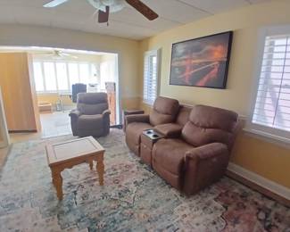 Doyble recliner with massage and heat.