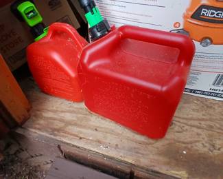 Pair gas cans