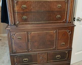 Beautiful antique chest of drawers