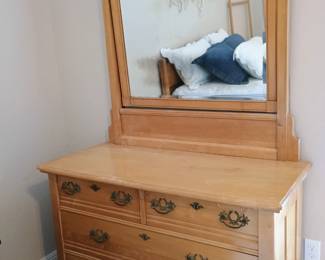 Very nice antique dresser mirror stand