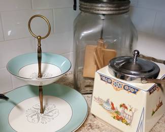 Vintage kitchen items