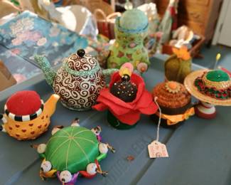 Lots of cute pincushions