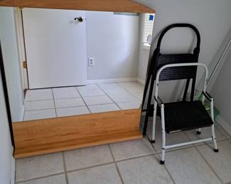 STEP STOOLS, WOOD FRAMED MIRROR