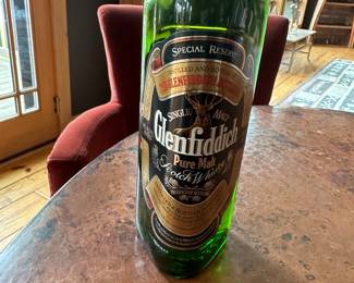 Special Reserve Scotch Whiskey Glenfiddich
Pure Makt, 80 proof
40%