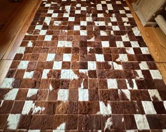 Cowhide Patchwork Area Rug
Aprox 5 1/2' x8'