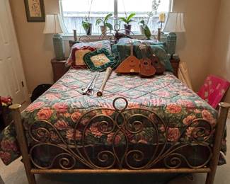 Metal bed