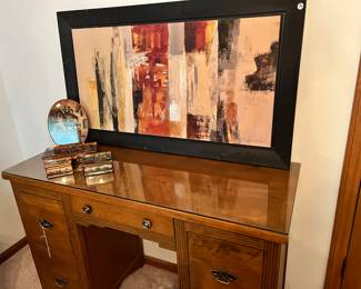Great small desk with glass top!