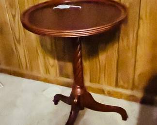 Very nice table!