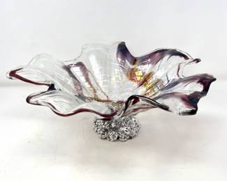 Beautiful Vetro Eseguito Murano Glass Footed Bowl with Decorative Silver Toned Base