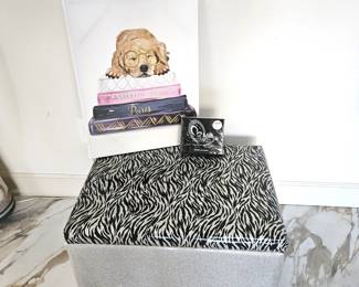 Girl's Lot! Animal Skin-Look Storage Chest / Make-up and Wall Art