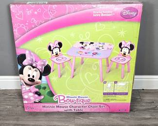 Walt Disney Minnie Mouse Bow-Tique Character Chair and Table Set NEW IN BOX