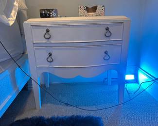 Tommy Bahama nightstand (1x) in white finish, 31" x 19.5"