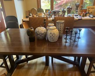 $1200. Hickory Chair Chelsea finish dining table. Boyle's Dining chairs - set of 6. Table has one 24" leaf. Size is shown without the leaf. It is 42"w x 85"l x 29"h. Chairs are 22.5"w x 19"d x 40"h. 19"seat height.
Available for online buying Wednesday per instructions in sale details.