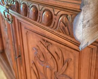 Dove Tail Drawer in Sideboard