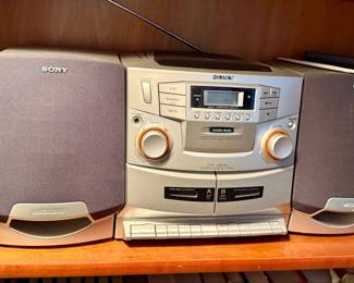 Sony CFD-ZW 755 Boombox (CD, Cassette, AM/FM Radio)