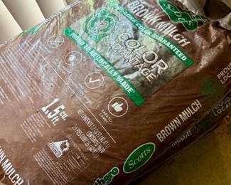 Scotts Earthgro 1.5 Cubic Foot Bag Brown Mulch