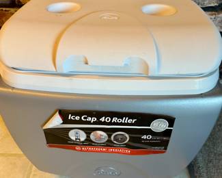 Igloo Ice Cap Forty Quart Roller Cooler