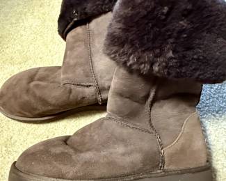 Ugg 11W Tall Sheepskin/Suede Boots