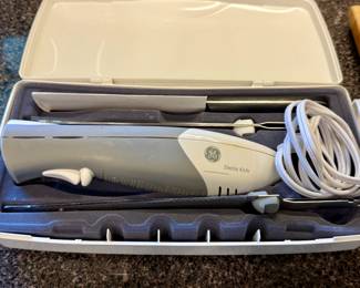 GE Electric Knife and Case