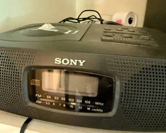 Sony ICF-CD 820 AM/FM Stereo Alarm Clock with CD Player