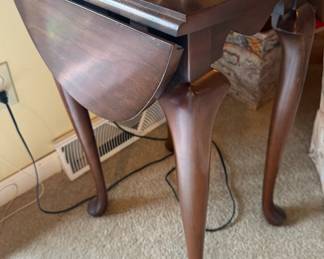 Drop Leaf Side Table with Cabriole Legs