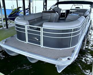 2017 Bennington Tritoon 24' SLX 150 hp with only 2 hours on new engine.  There is no trailer........To see videos of it running and to register so you can place bids go to www.capitolsalesservices.hibid.com 