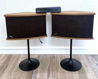 Vintage BOSE 901 Speakers and a BOSE 901 Series VI active equalizer. 