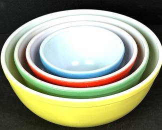 Vintage Pyrex mixing bowls set of the primary colors