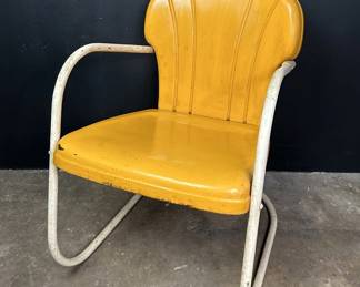 Vintage classic metal shell back lawn chair by Calumet Manufacturing
