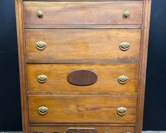 Antique 1920s chest of drawers