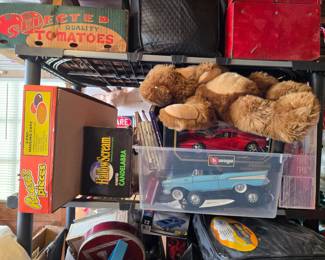 Train sets and 1 18 scale diecast vehicles