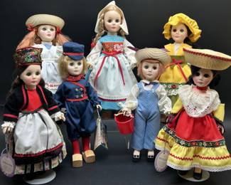 (7) Dolls in Cultural Dress from Around the World