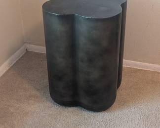 cute metal end table- no damage $50