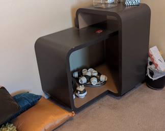 Funky little table $20