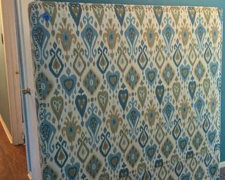 Queen headboard $25