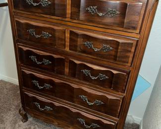 CHRENCH CHEST OF DRAWERS