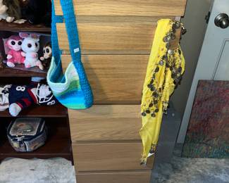 6 DRAWER CHEST