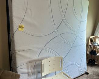 KING SIZE FOAM MATTRESS & BASE