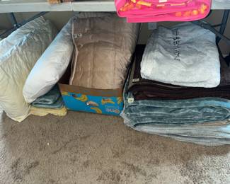 BLANKETS & PILLOWS