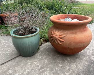 FLOWER POTS