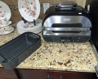 NINJA FOODI INDOOR GRILL / AIR FRYER