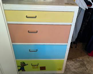 CHILDS CHEST