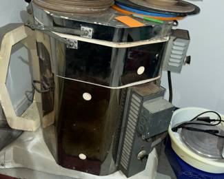 LARGE PARAGON ELECTRIC KILN FOR POTTERY-MAKING