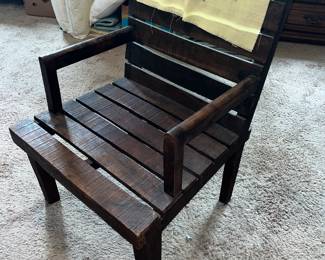 WOODEN SLAT CHAIR
