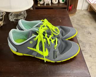 Nikr Free Run Sneakers