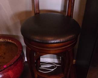 Pair of swiveling Bar Stools