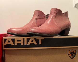 Ladies boots