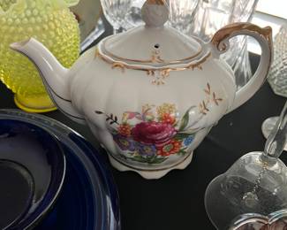 Vtg teapot